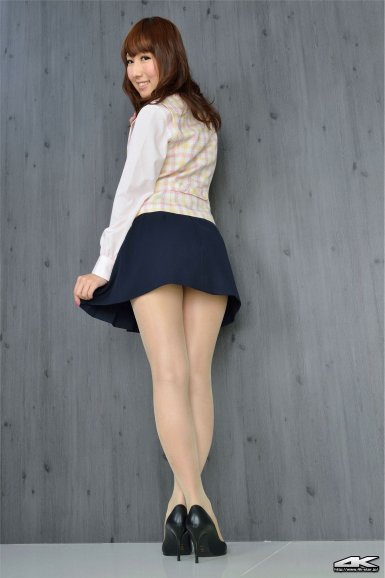 亚博体育平台:阿黛尔做幸福准妈妈 男友送项链寓意非凡(图2) 亚博体育APP